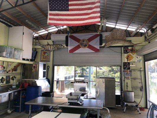 Aripeka Stone Crab Company