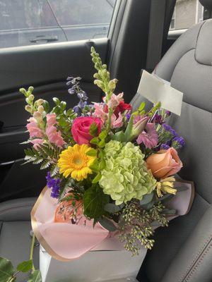 Maguni Floral Boutique And Gift Shop