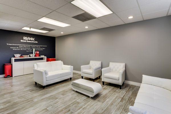 Holds up to 36 people