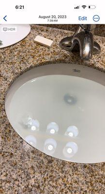 No hot water, sink and shower didn't drain. Townsplace Suites Bakersfield