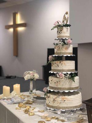 Special day, complete the most beautiful, wedding cake for you