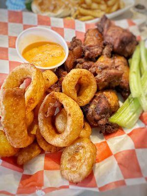 Chicken Wings with Onion Rings