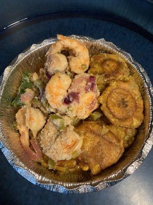 Garlic Shrimp with Red Onions & Green Peppers Side of Tostones