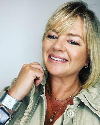 My clients are my top priority. Let's chat! www.SusieGillis.com