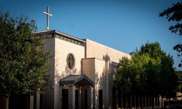 Join us on Sunday Mornings for community, worship, and a vibrant message.