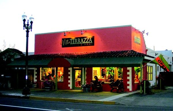 Villa Terrazza Patio & Home