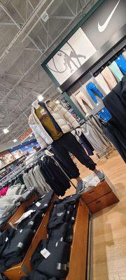 DICK'S Sporting Goods