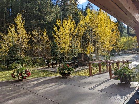 Fall wedding at Black Stone Rivers Ranch in Idaho springs colorado