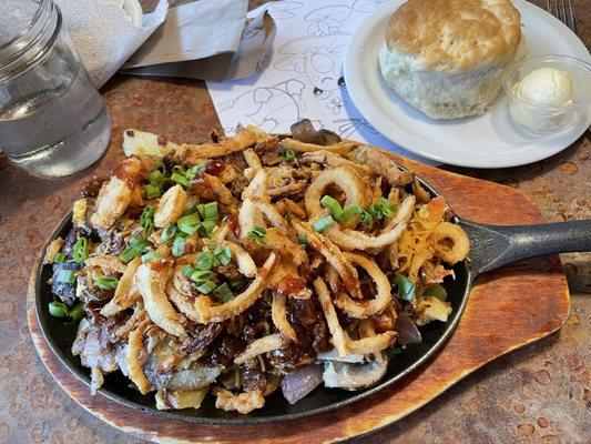 Dixieland Steak Skillet (with soft and fresh biscuit) - yummyyy!!