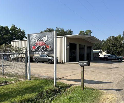 HEAVY DUTY TRUCK & TRAILER/SUSPENSION REPAIR & LASER ALIGNMEMENT
411 POW MIA BLVD
CHURCH POINT LA 70525
M-F 8AM TO 5PM
337-227-8376