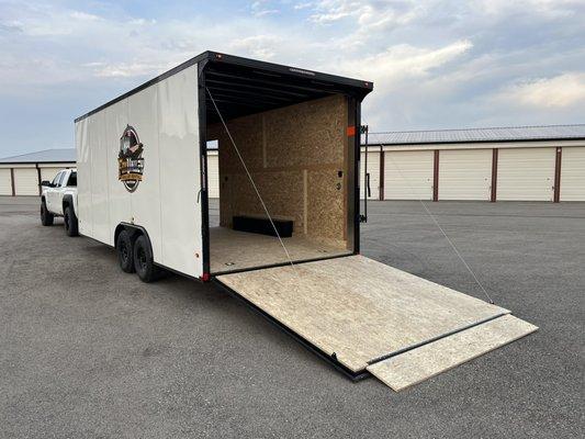8.5x20' Enclosed Car Hauler Trailer for rent