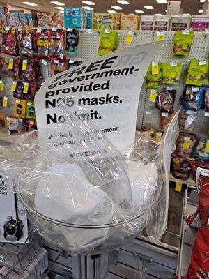 Free mask no limit while supplies last. Covid still our here in these streets...#ijs