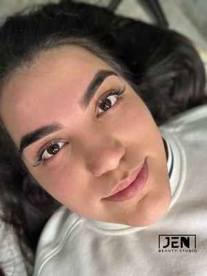 Diseño de Cejas, depilación y Tinte
Brow Shaping and Tint