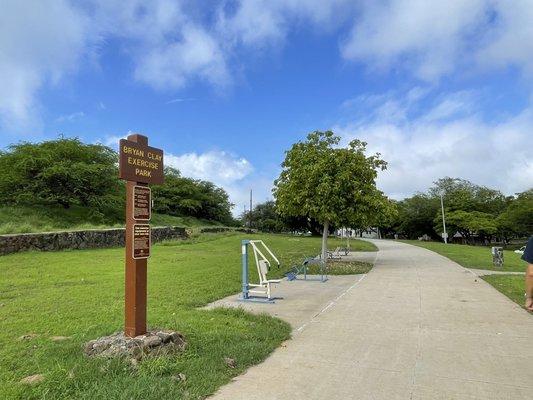 1/10/2022 it's empty but we're not stopping to workout here