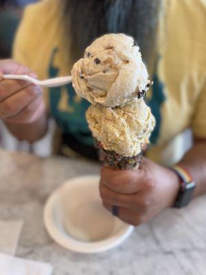 Top is unholy cannoli, bottom is banana pudding