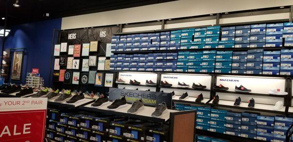 SKECHERS Warehouse Outlet