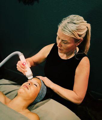 T-shock / cryo face lifting treatment