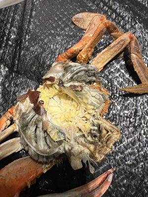Unclean blue crab, a lot of sand