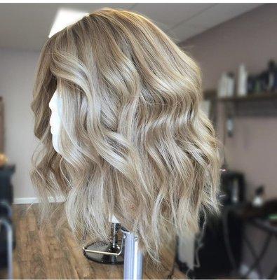 Danielle Shaylah Hair and Wig Colorist