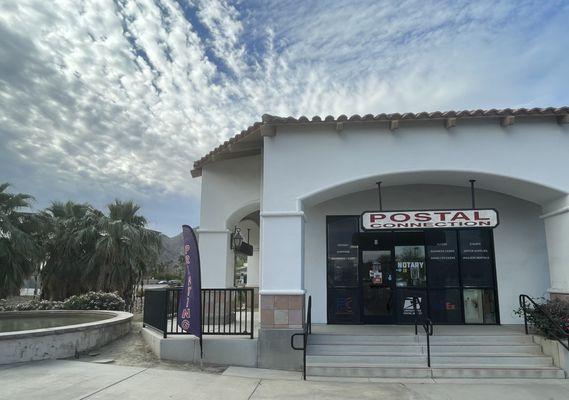 La Quinta Postal Connection