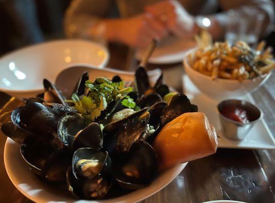 Ama Raw Bar