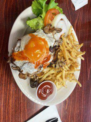 Buffalo breakfast burger