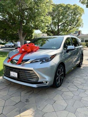 My New Toyota Sienna Hybrid Platinum package