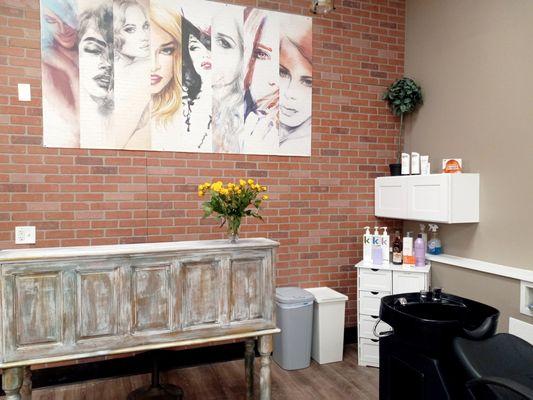 Curious Cat Salon & Boutique