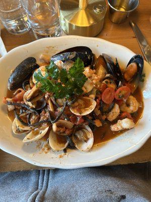 Flora's Wine Bar & Restaurant