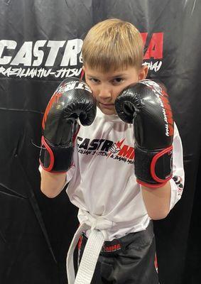 INTRODUCTION
(9-15yr)
Instead of giving into the moodiness and attitude, take them to our martial arts academy instead!