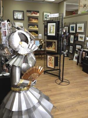 Central Minnesota Art Co-op is an artist co-op with a vibrant retail gallery (pottery, jewelry and wall art). www.cmnartcoop.com