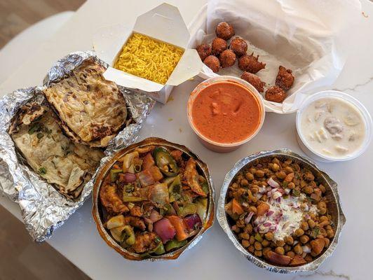 Sweet Potato Masala, Banana Pakora, Chicken Chili Momo, Samosa Chaat, Shikarni | Instagram: @telephonesmoothie