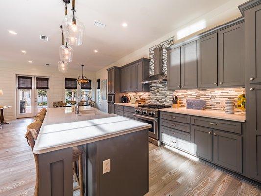 Katmanblu - Seacrest Beach Florida Vrbo #1112584 This custom designed beautiful kitchen awaits our next guest.