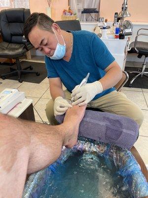 Do not let this man do your nails. He does not care about what he is doing and will ruin your nails.