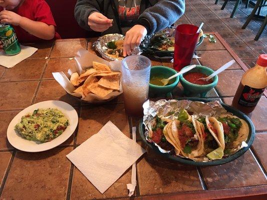 Riquísimo! Great prices authentic Mexican food.