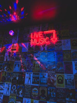 Karaoke with great atmosphere