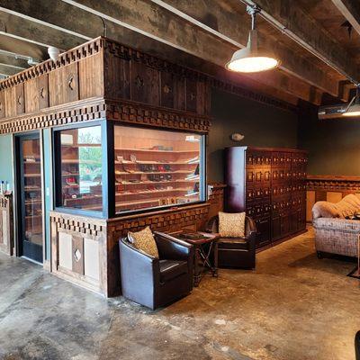 Top Leaf Cigar Lounge