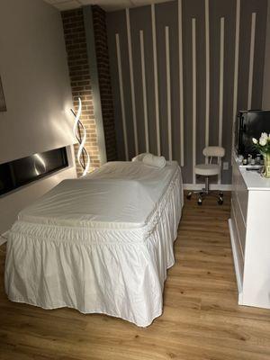 Delux Massage and Spa