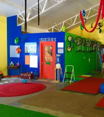 I love the bright colors of the studio space!!