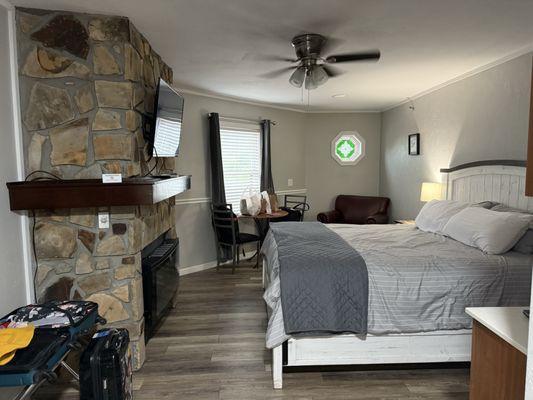 Windmill Suite - very clean and smelled wonderfully inviting.