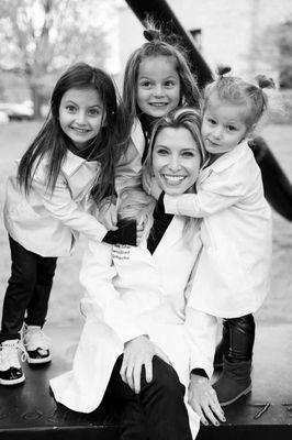 Dr. Jessica Cohen with her 3 girls.