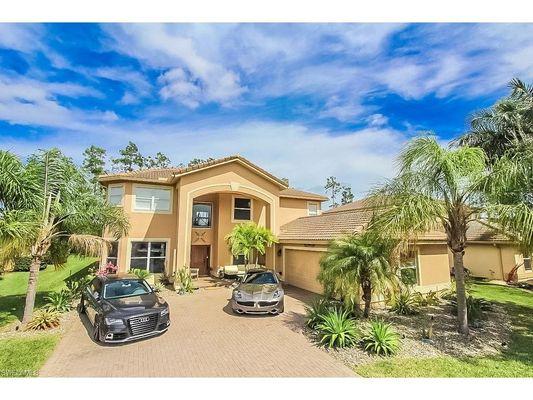 Large Upgraded Home For Sale Bella Terra Estates $474,999! A Must See Open Concept Home!
Listing provided by Maxim Realtors