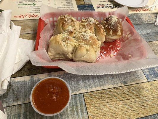 Garlic knots
