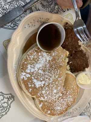 Look at those pancakes!!!