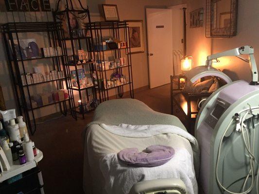 Experience the new Oxylight treatment including ULTRASOUND treatment. You will not only see the difference, you'll feel the experience!