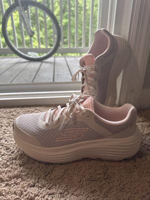 Sketchers Max Cushion