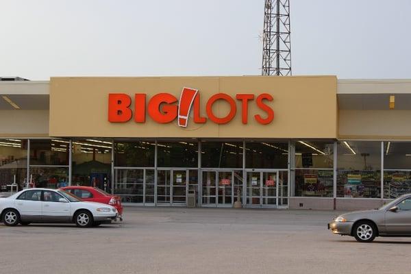 this is the front of the Big Lots store on W Springfield Ave in Champaign.