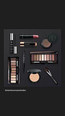 Knockout Nudes eyeshadow pallet, ultra powder foundation, cream blush stick, mascara and bronzer!