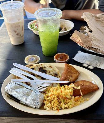 Antojitos & Pupuseria Armida