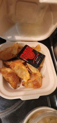 Regular mini mandoo (yummy)